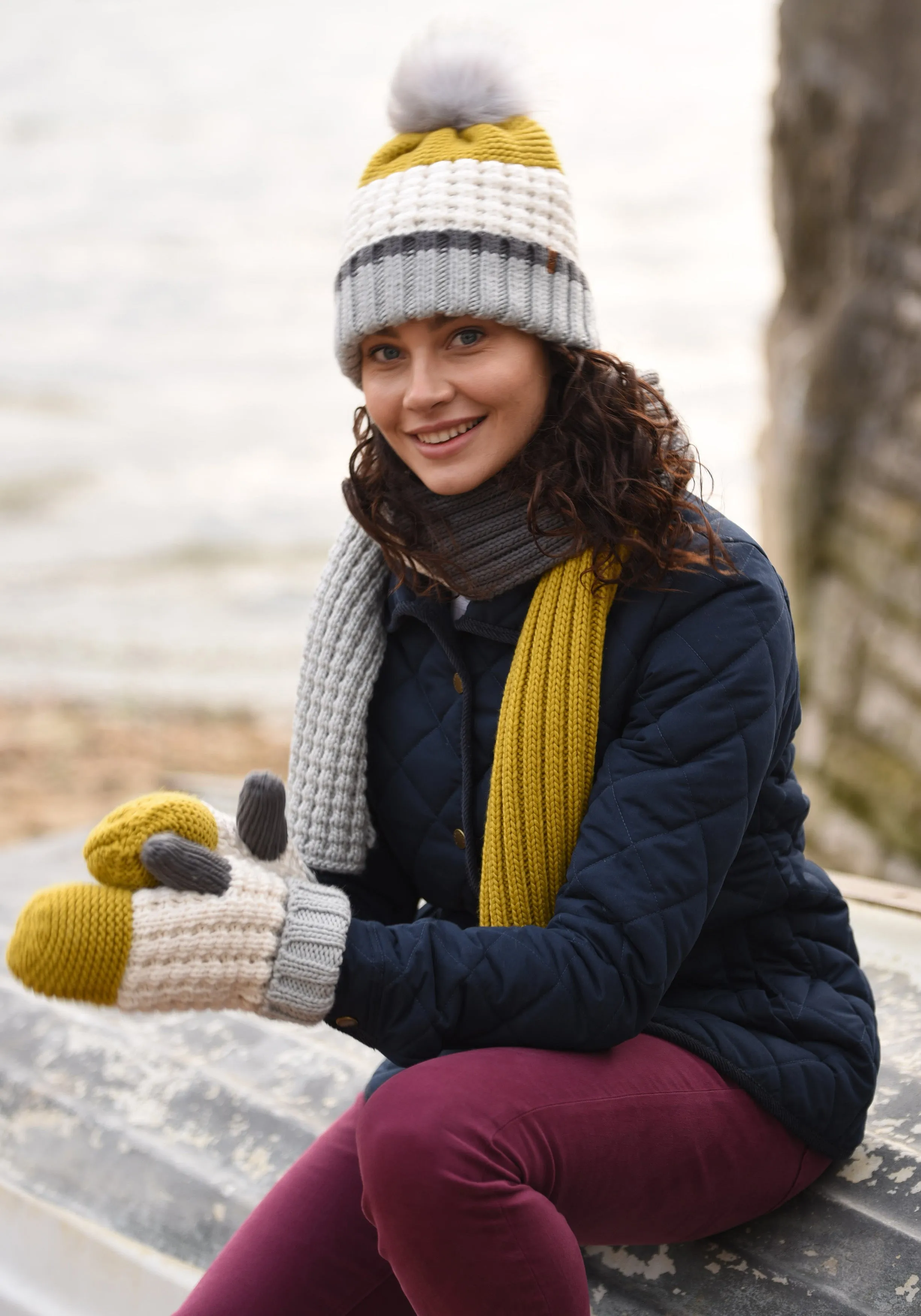 Colorblock Knit Mittens