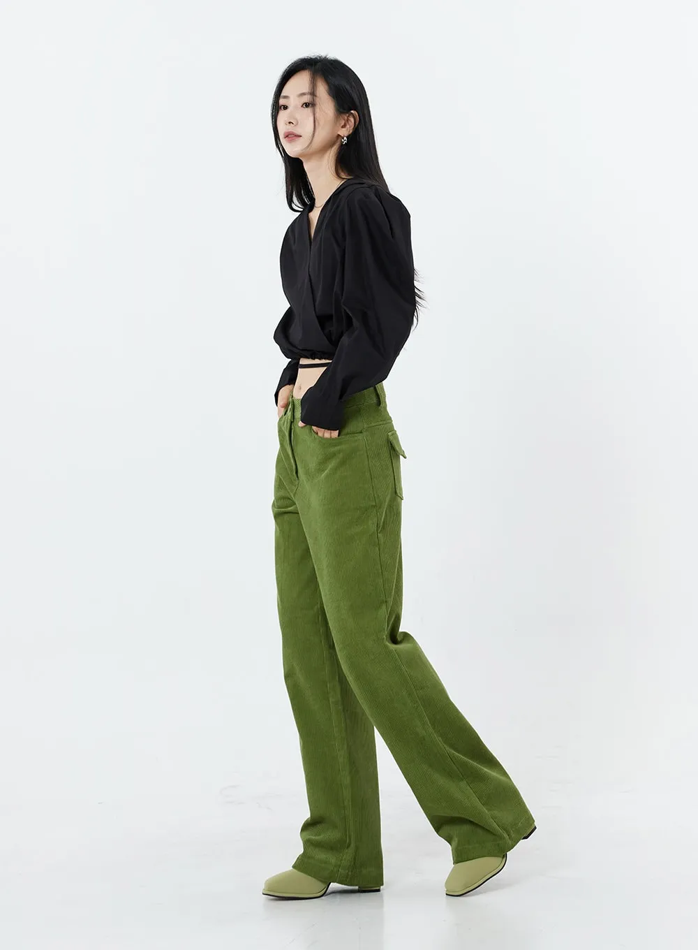 Corduroy wide leg pants with back pocket in size OS16.