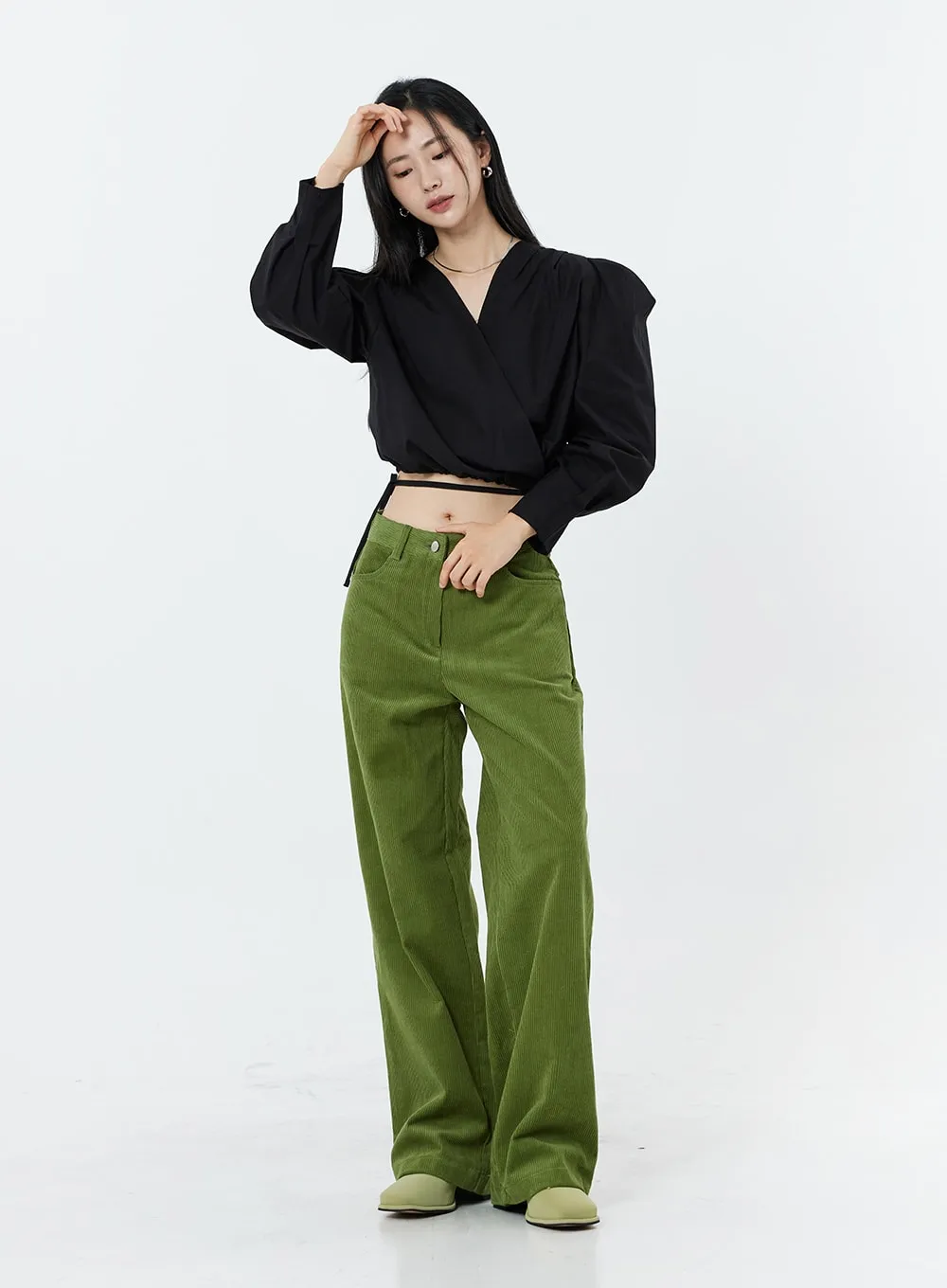 Corduroy wide leg pants with back pocket in size OS16.