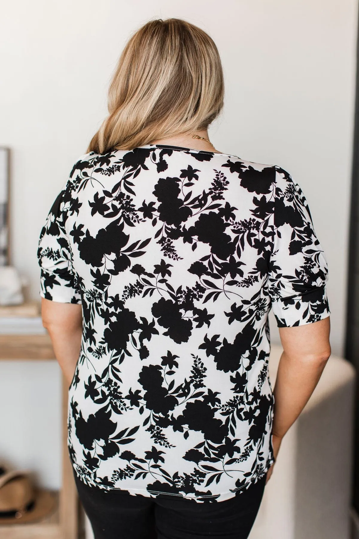 Handle My Own Floral Top- Black & Ivory