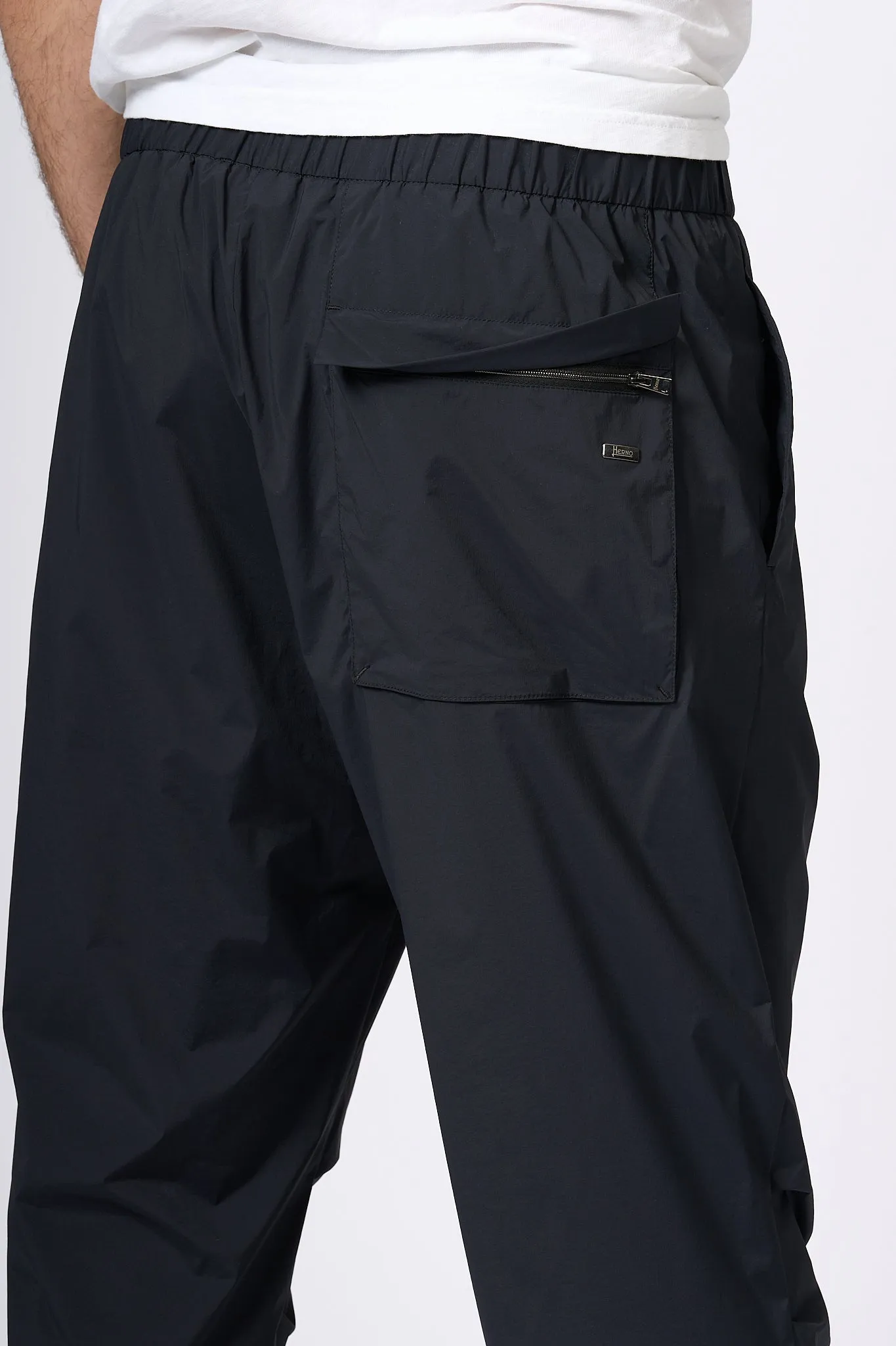 Herno Pantalone in Nylon Nero Uomo