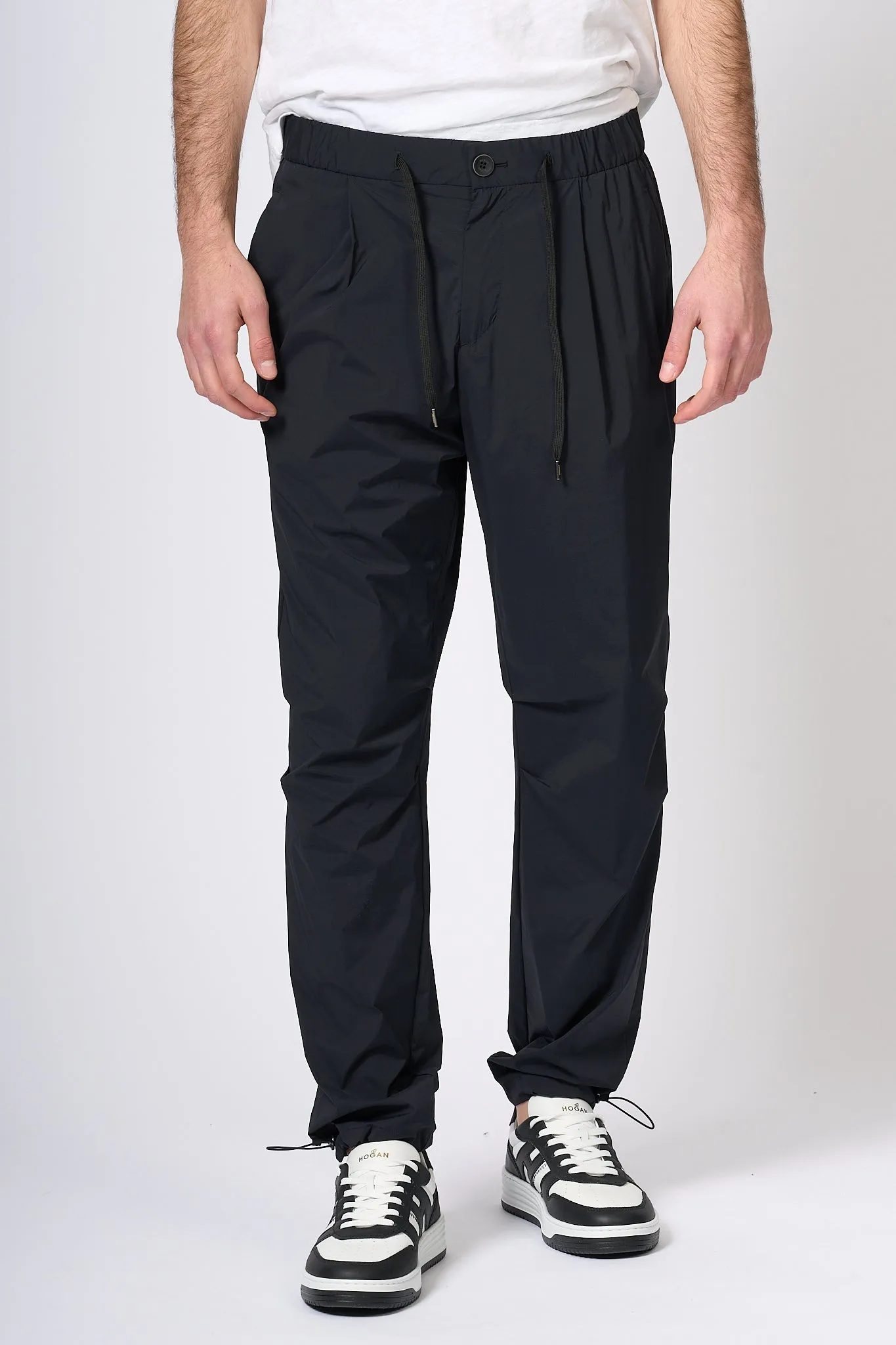 Herno Pantalone in Nylon Nero Uomo