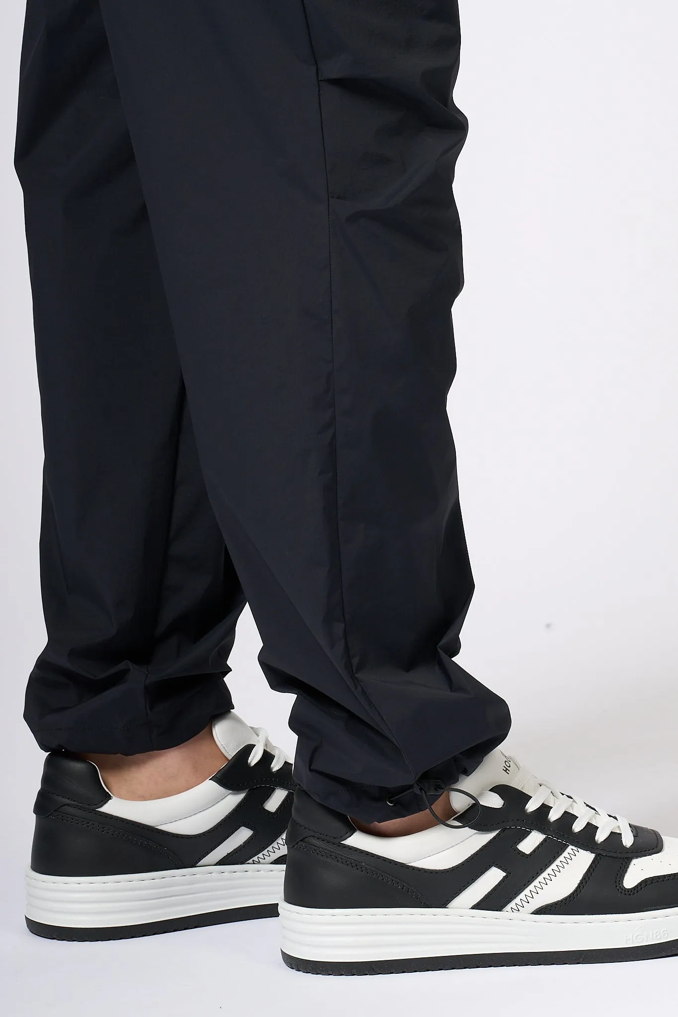 Herno Pantalone in Nylon Nero Uomo