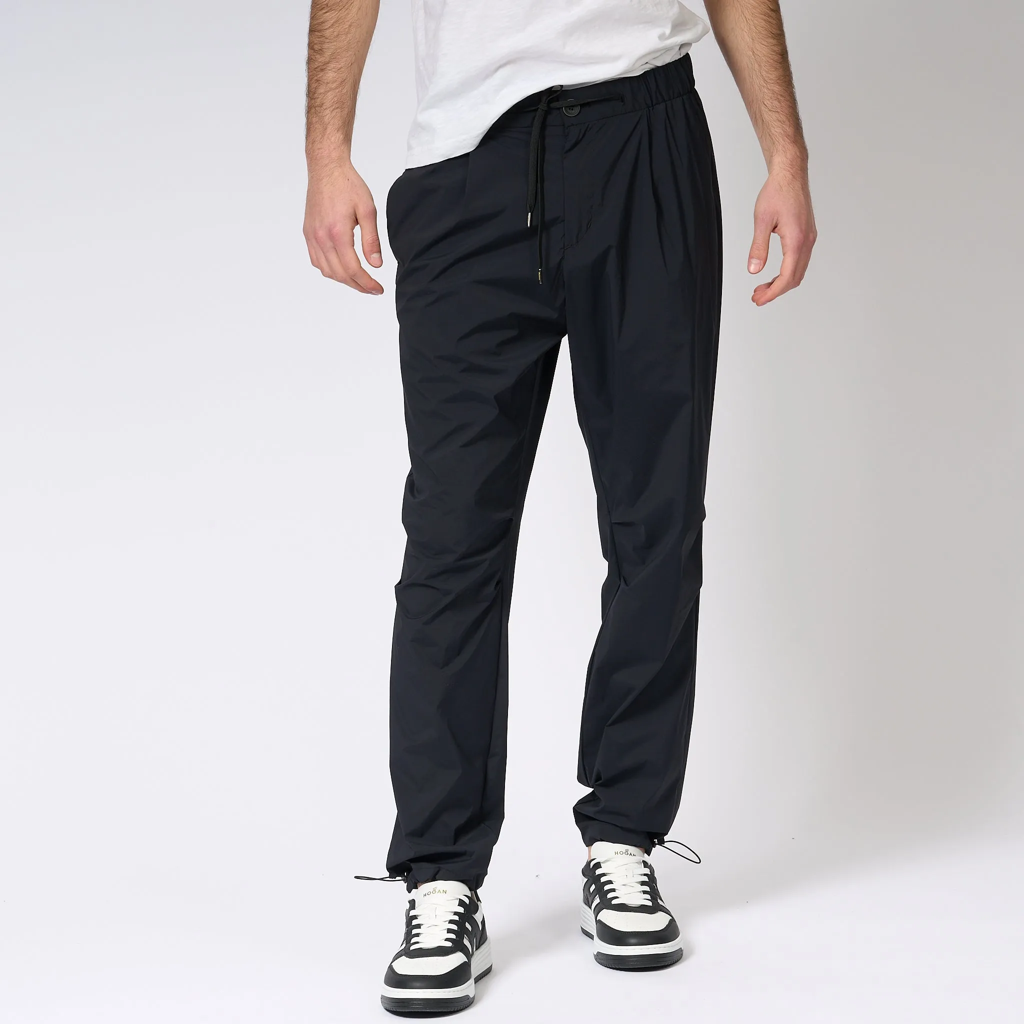 Herno Pantalone in Nylon Nero Uomo