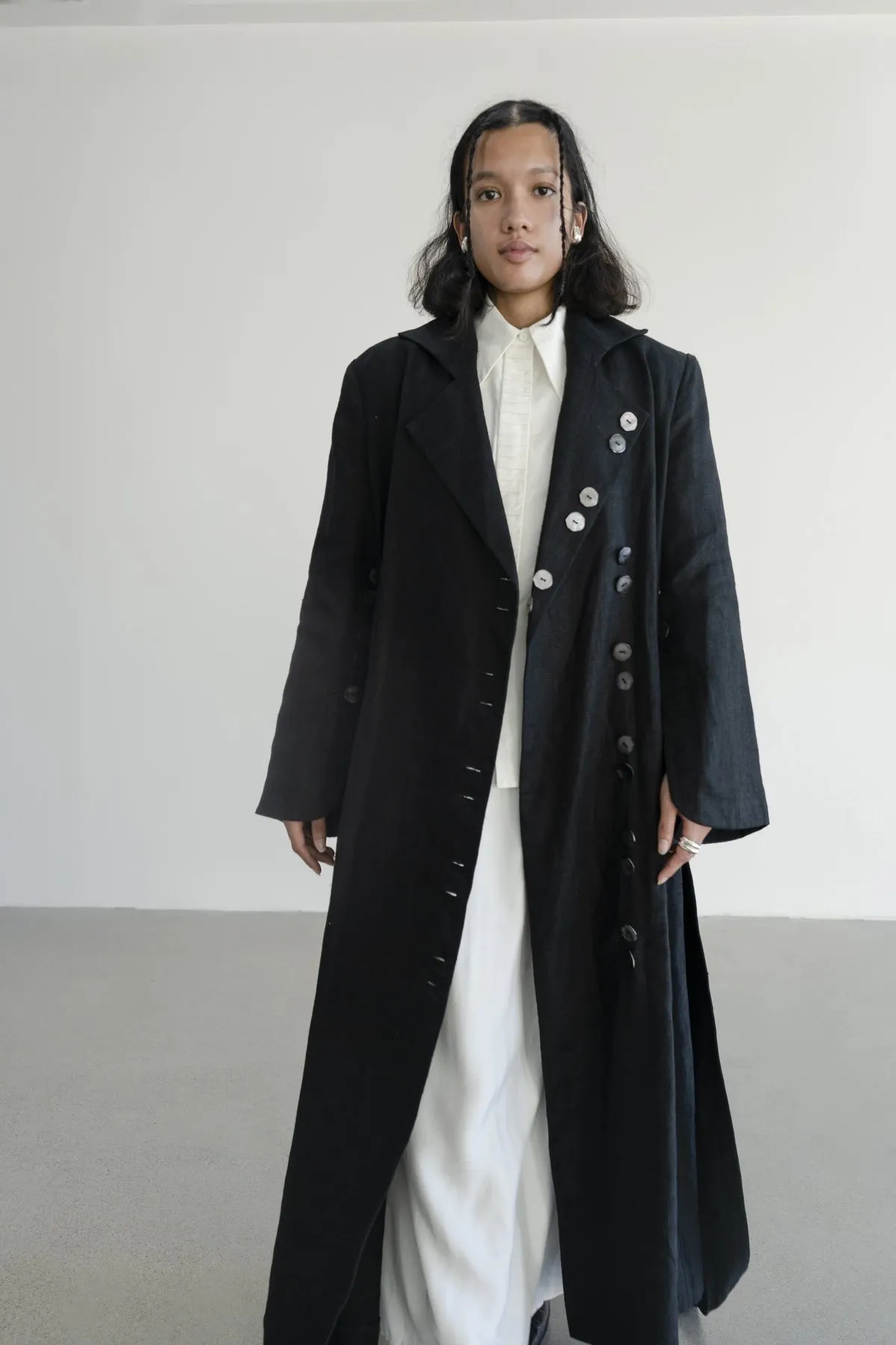 Khmelnytske Shosse Long Linen Trench Coat - Black