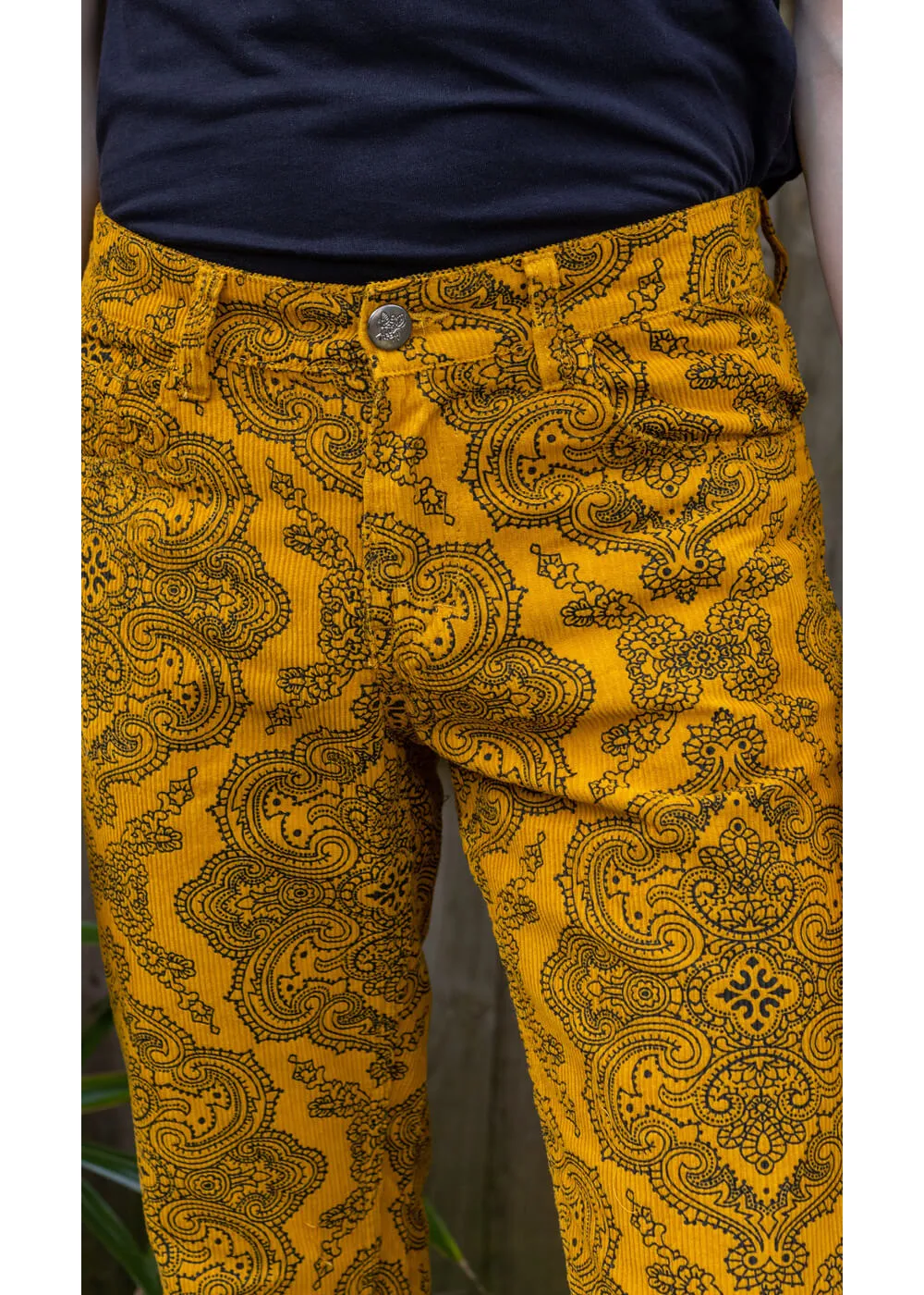 Run & Fly corduroy pants gold