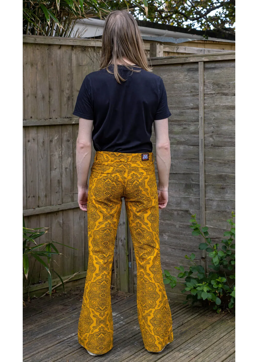 Run & Fly corduroy pants gold