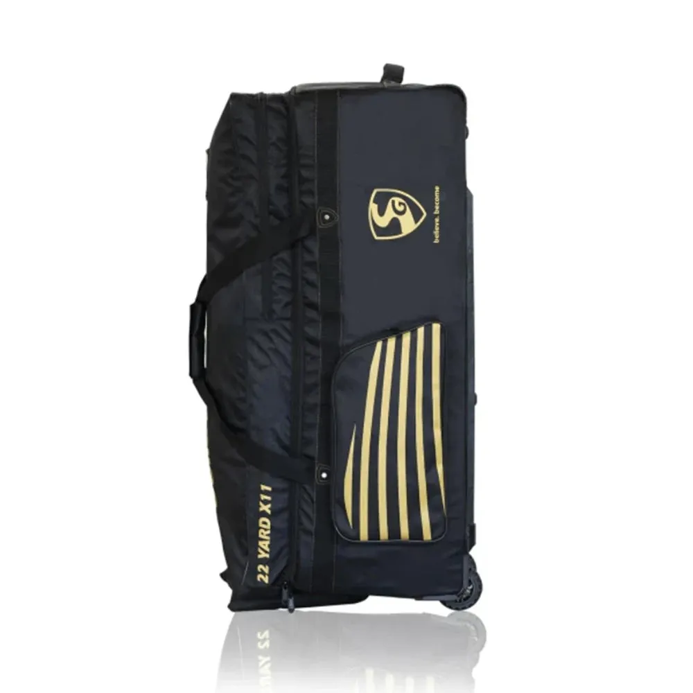 SG 22 Yard X11 Wheelie Cricket Kit Bag (Black/Gold)